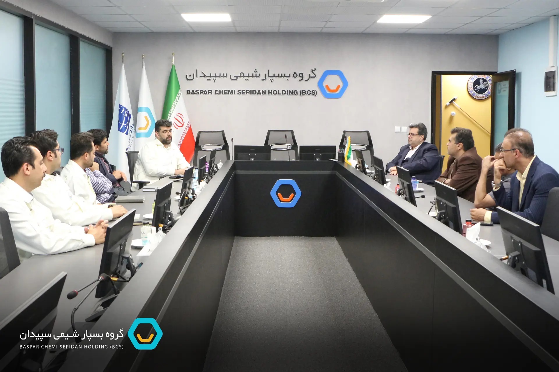185_حضور_مسوولان_گروه_صنعتی_سپاهان_باتری_در_شرکت_دانش_بنیان_بسپار_شیمی_سپیدان_20240608102339.jpg